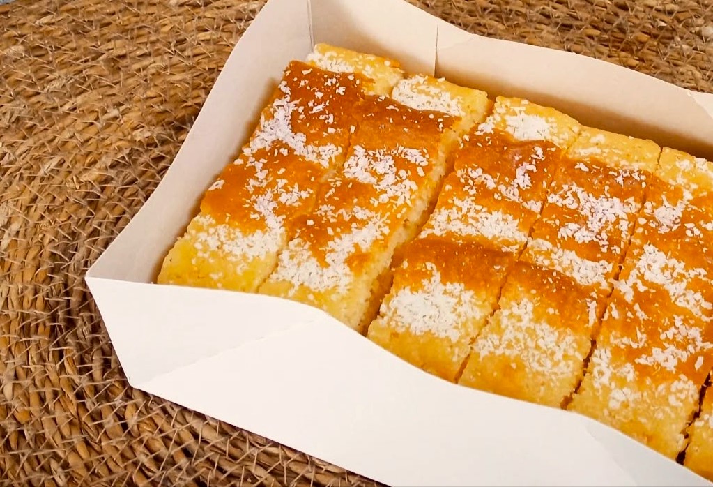 Bolo de limão e côco